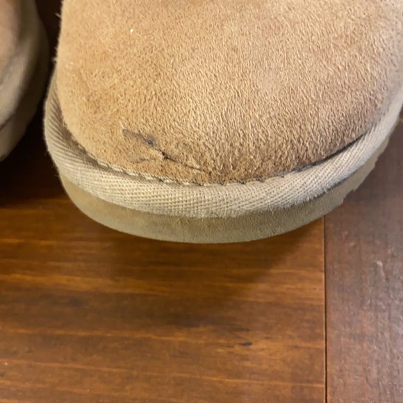 🧡🖤❤️One Button Bailey Ugg’s❤️🖤🧡 - Picture 9 of 9